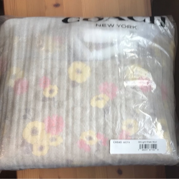 Coach Cammie Chain Tote In Signature Canvas With Floral Cluster Print - Picture 3 of 16